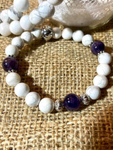 Charger l'image dans la galerie, Bracelets en Howlite et Amethyste