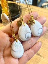 Charger l&#39;image dans la galerie, Pendentif Goutte Œil de Sainte-Lucie
