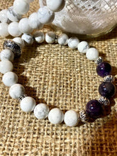 Charger l&#39;image dans la galerie, Bracelets en Howlite et Amethyste
